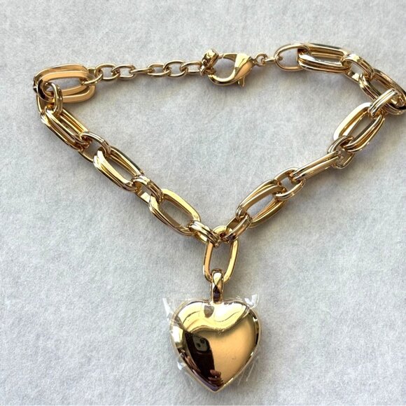 Gold Chunky Chain Bracelet With Heart Pendant - Womens Fashion Jewelry - Lobster - Picture 3 of 4